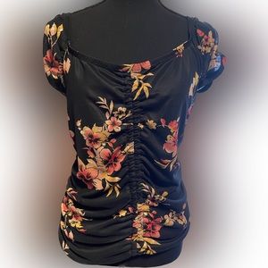 Guess XL Ruched Woman’s Floral Top.